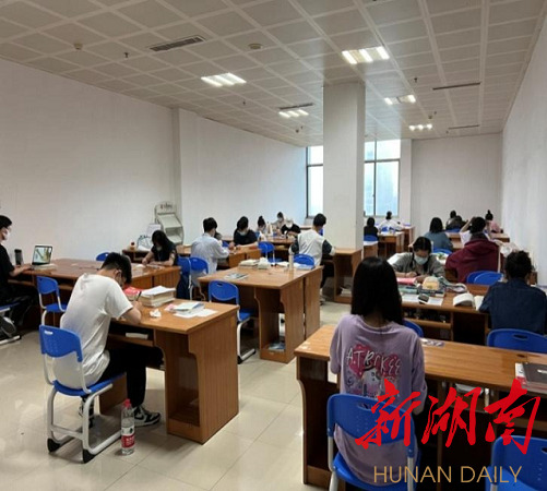 beat365中文官方网站图书馆新建第三考研自习室